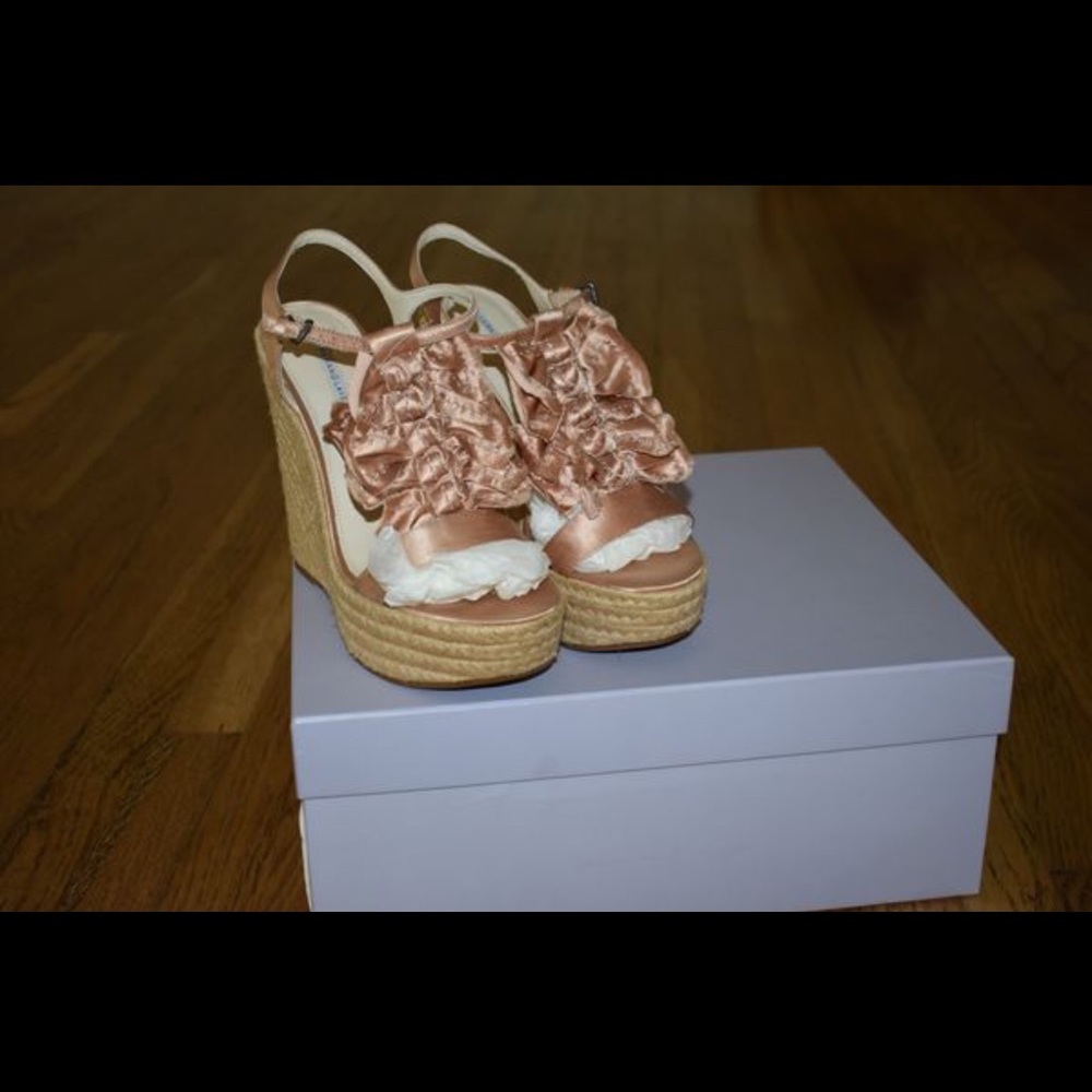 Vera Wang Lavender wedges